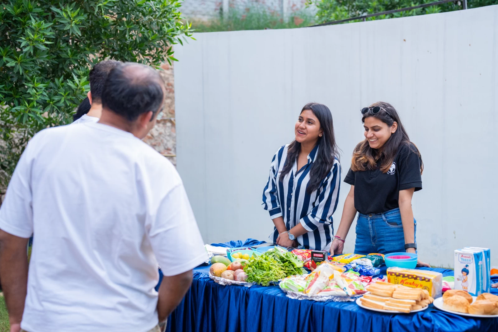 Food Truck Team Building Activity by SOS Party - Culinary Activity for Corporates gallery image