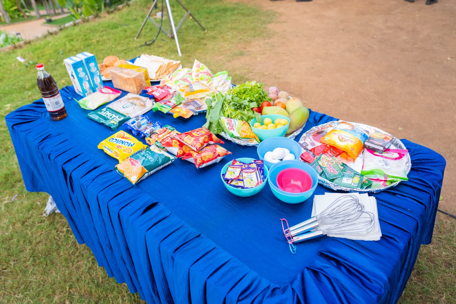 Food Truck Team Building Activity by SOS Party - Culinary Activity for Corporates gallery image