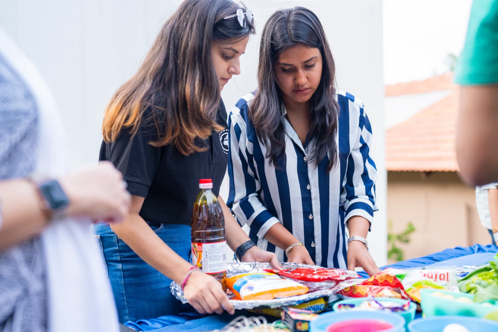 Food Truck Team Building Activity by SOS Party - Culinary Activity for Corporates gallery image