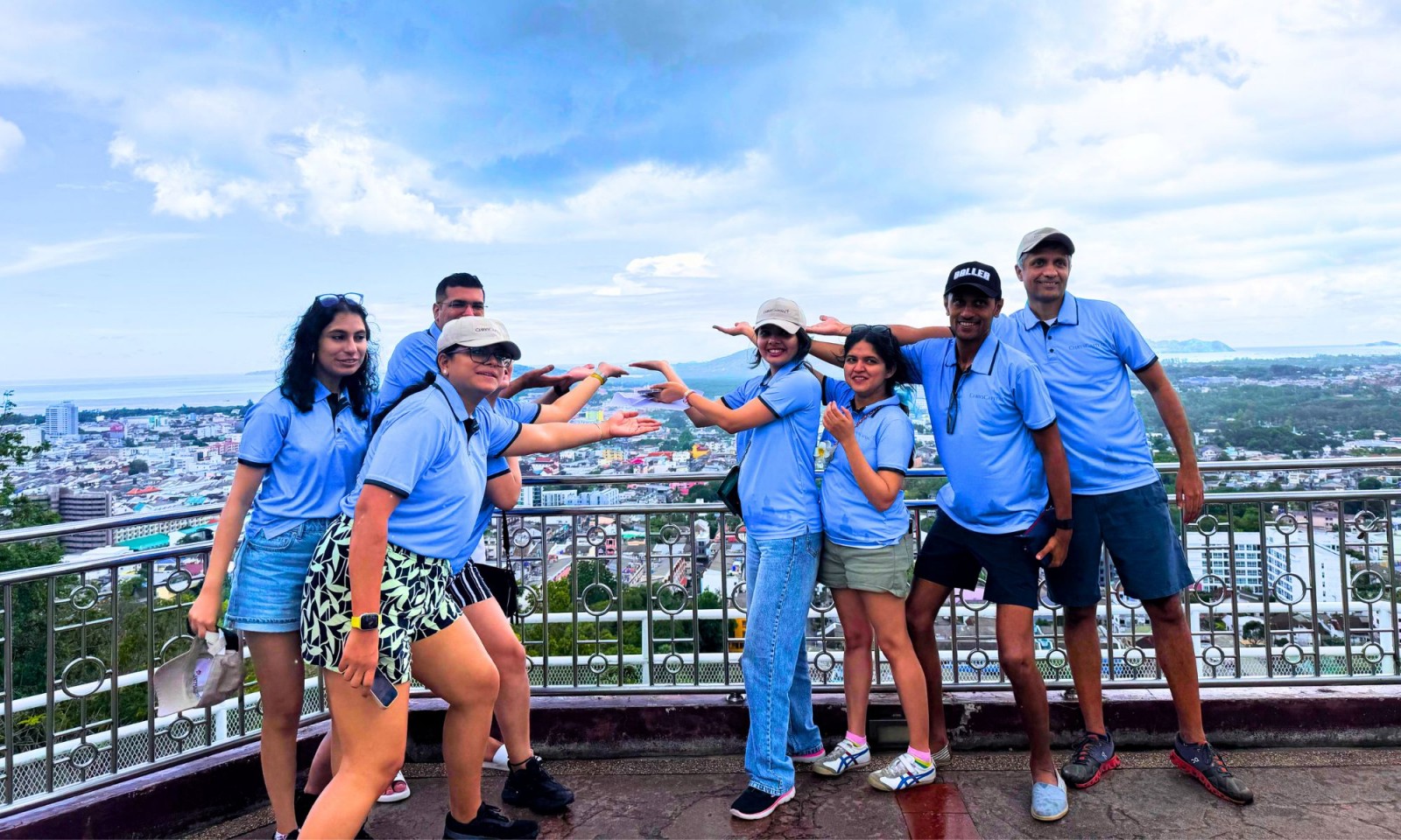 Destination Team Building Thailand - SOS Party gallery image