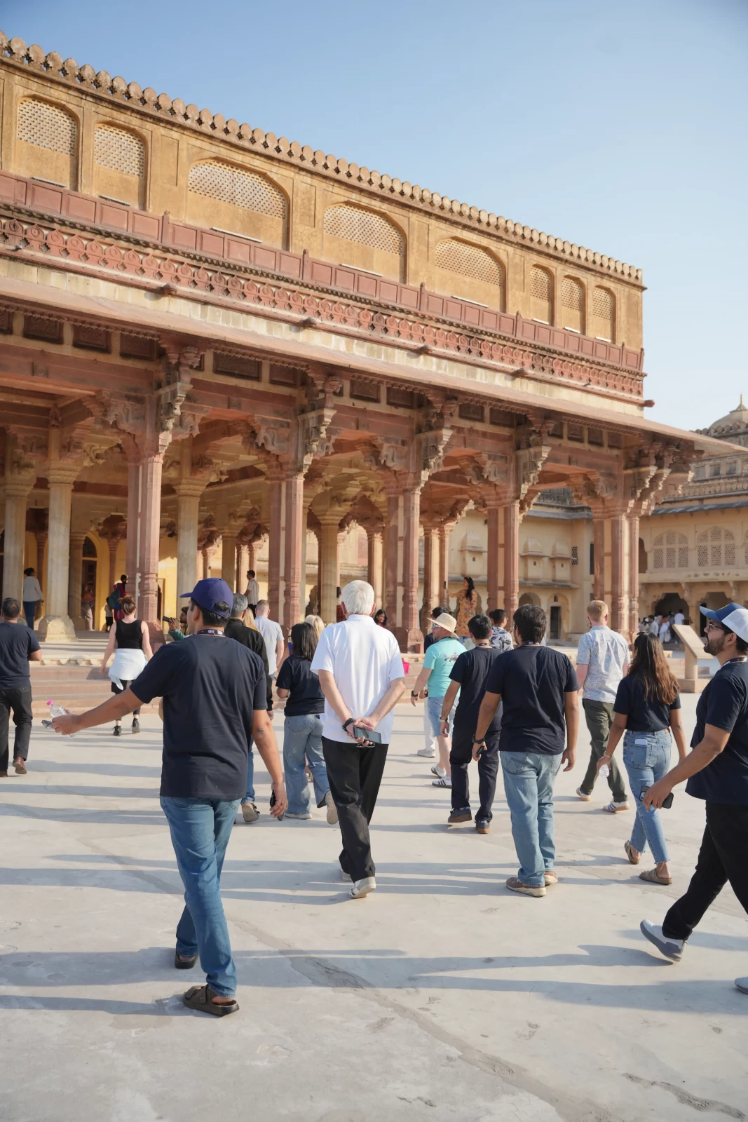 Guided sightseeing for corporate delegates
